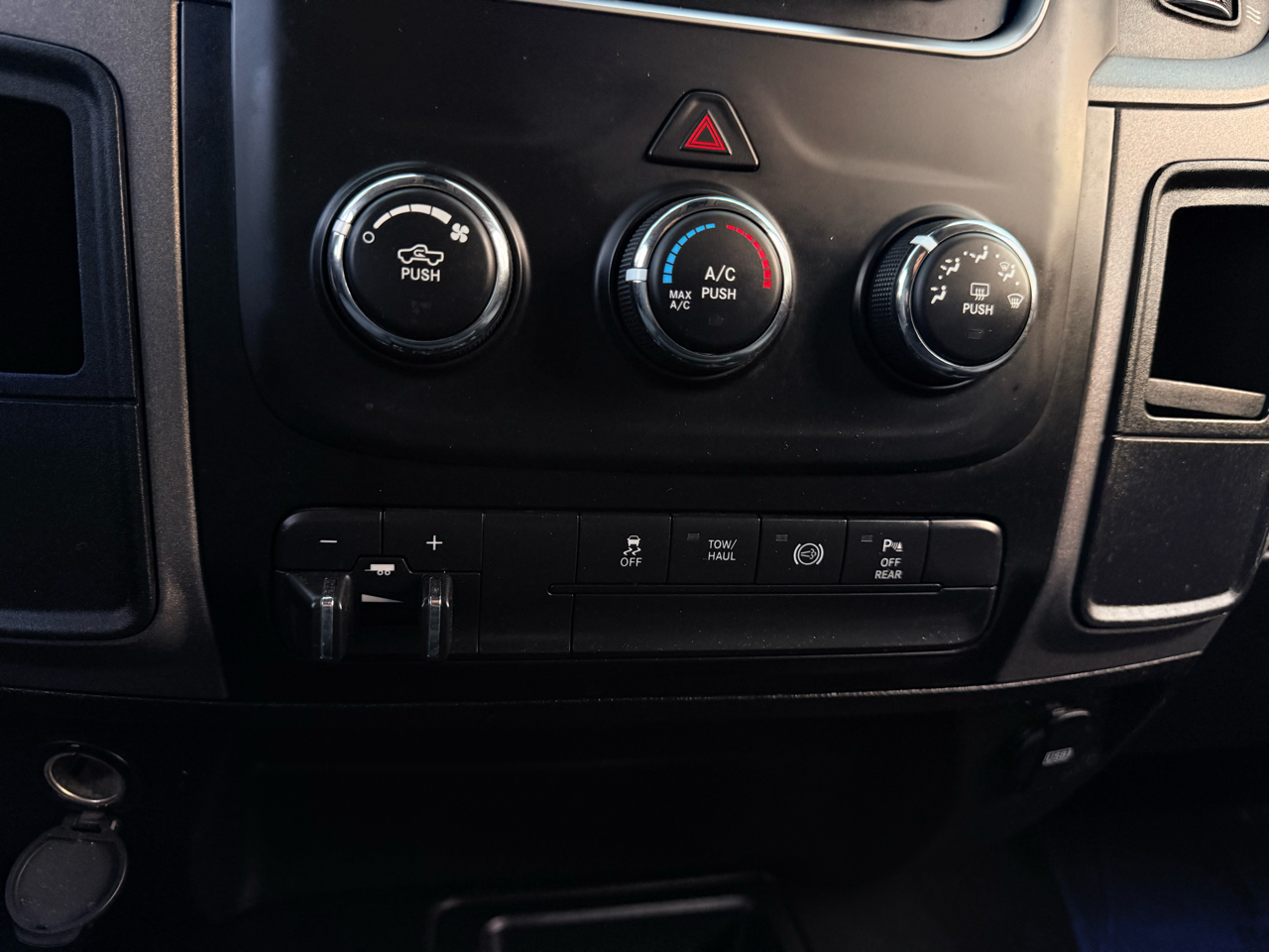 RAM 2500 Tradesman Crew Cab SWB 4WD 2018