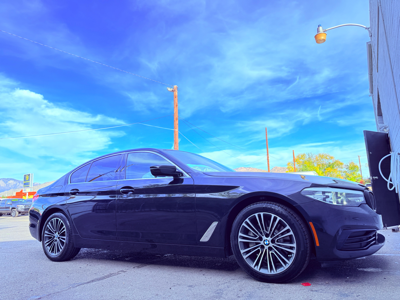 BMW 5-Series 530i 2019