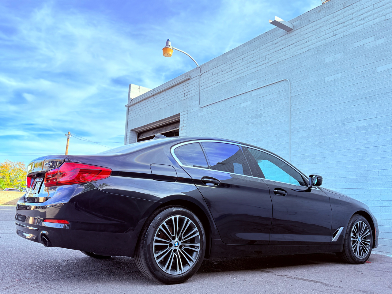 BMW 5-Series 530i 2019