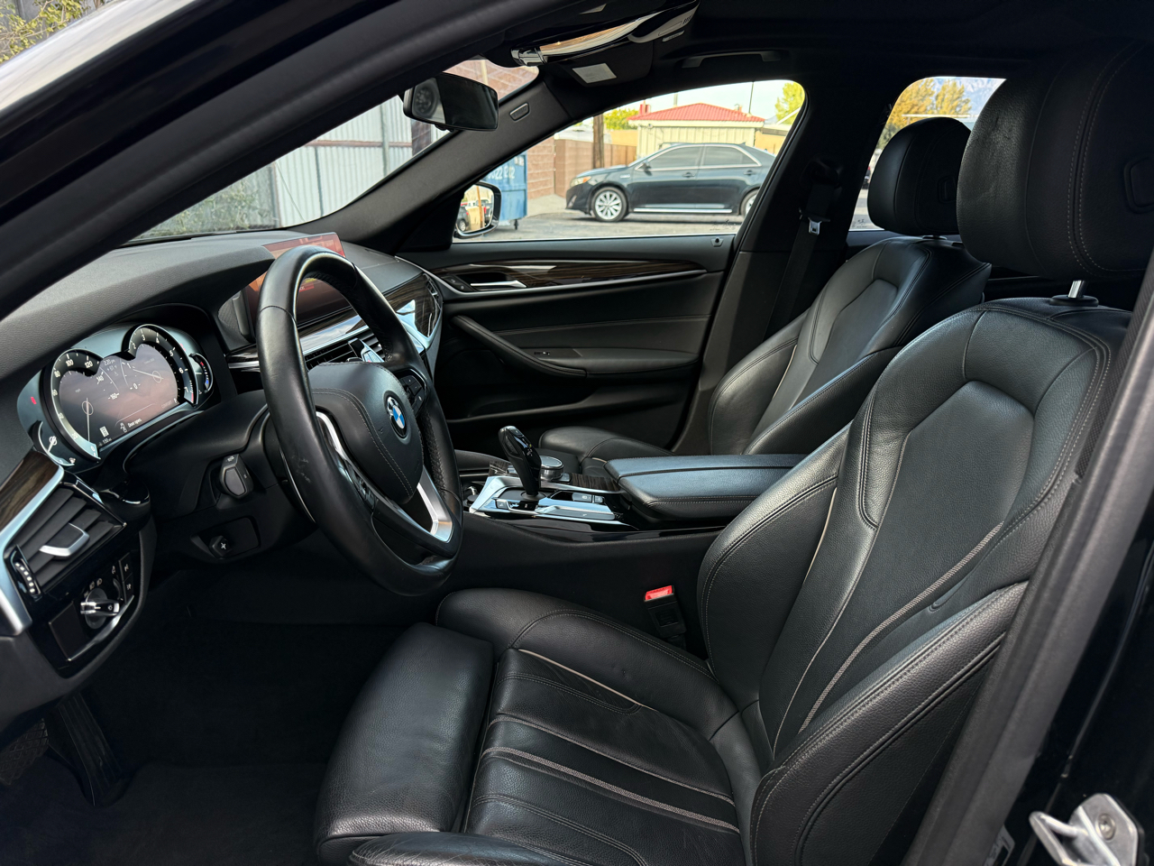 BMW 5-Series 530i 2019