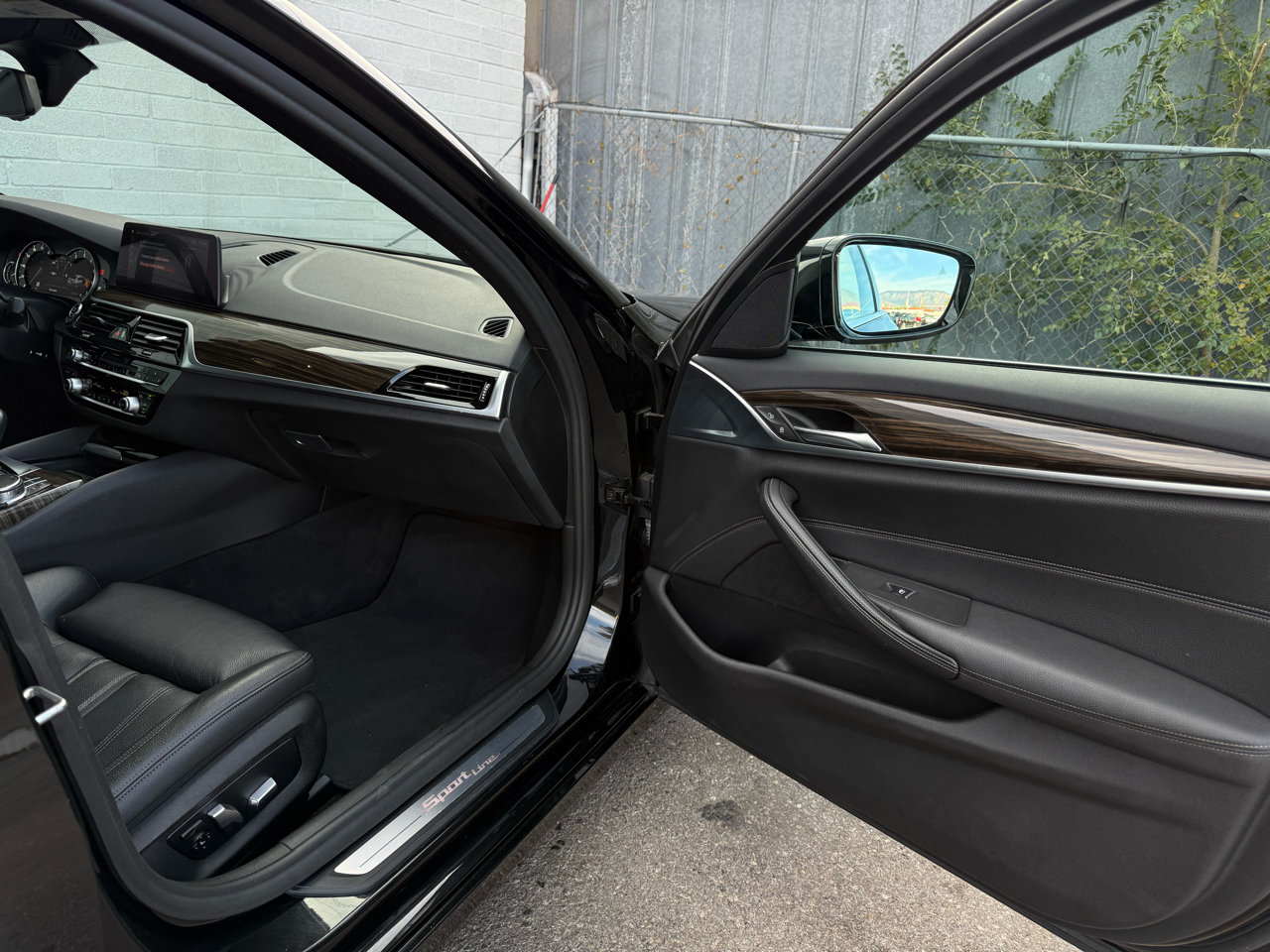 BMW 5-Series 530i 2019