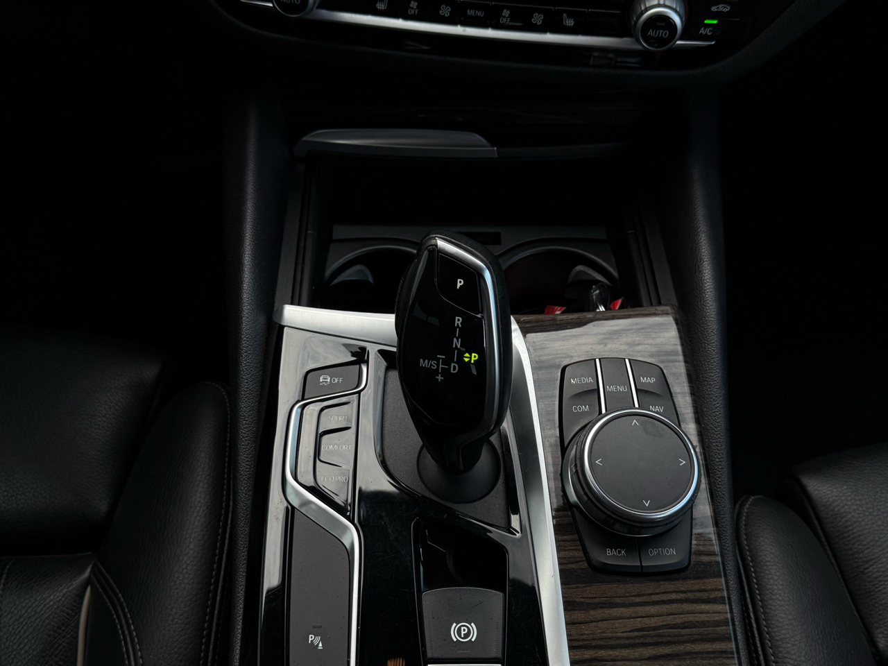 BMW 5-Series 530i 2019