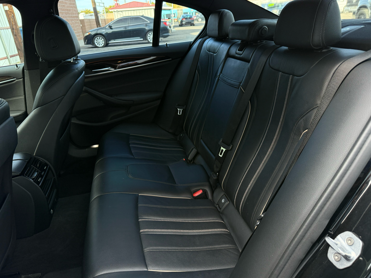 BMW 5-Series 530i 2019