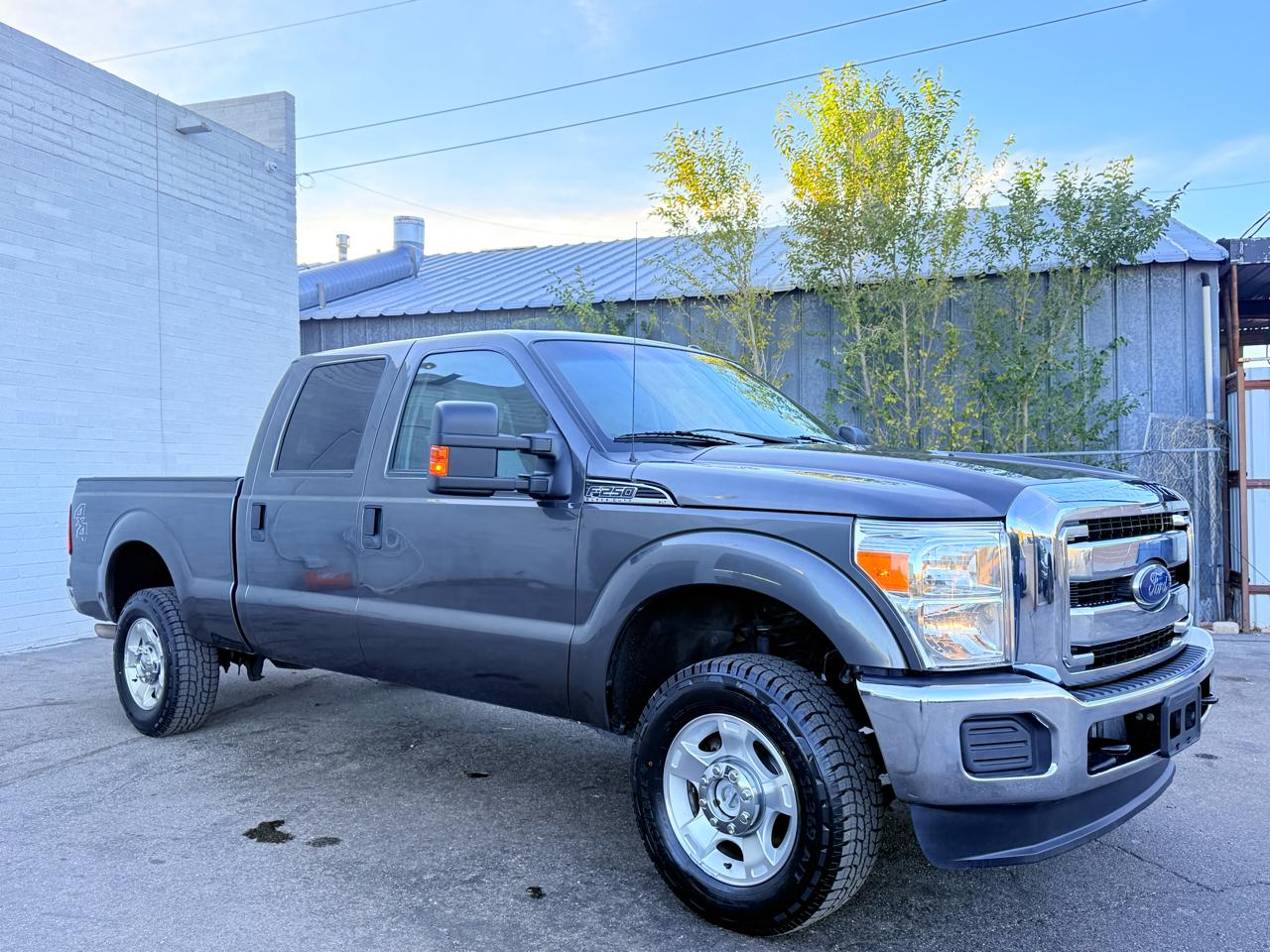Ford F-250 SD XLT Crew Cab 4WD 2016