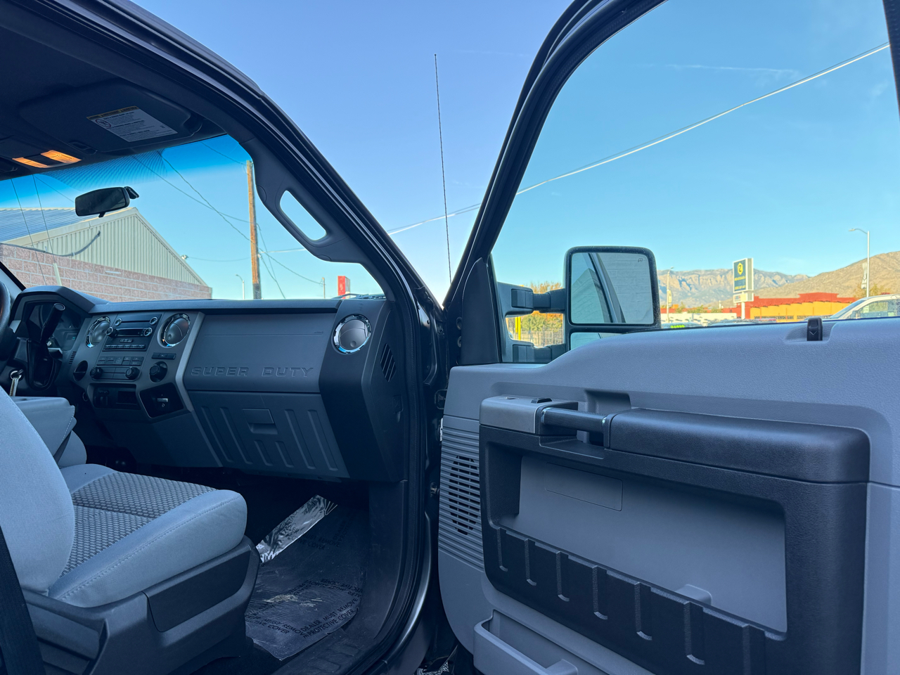 Ford F-250 SD XLT Crew Cab 4WD 2016