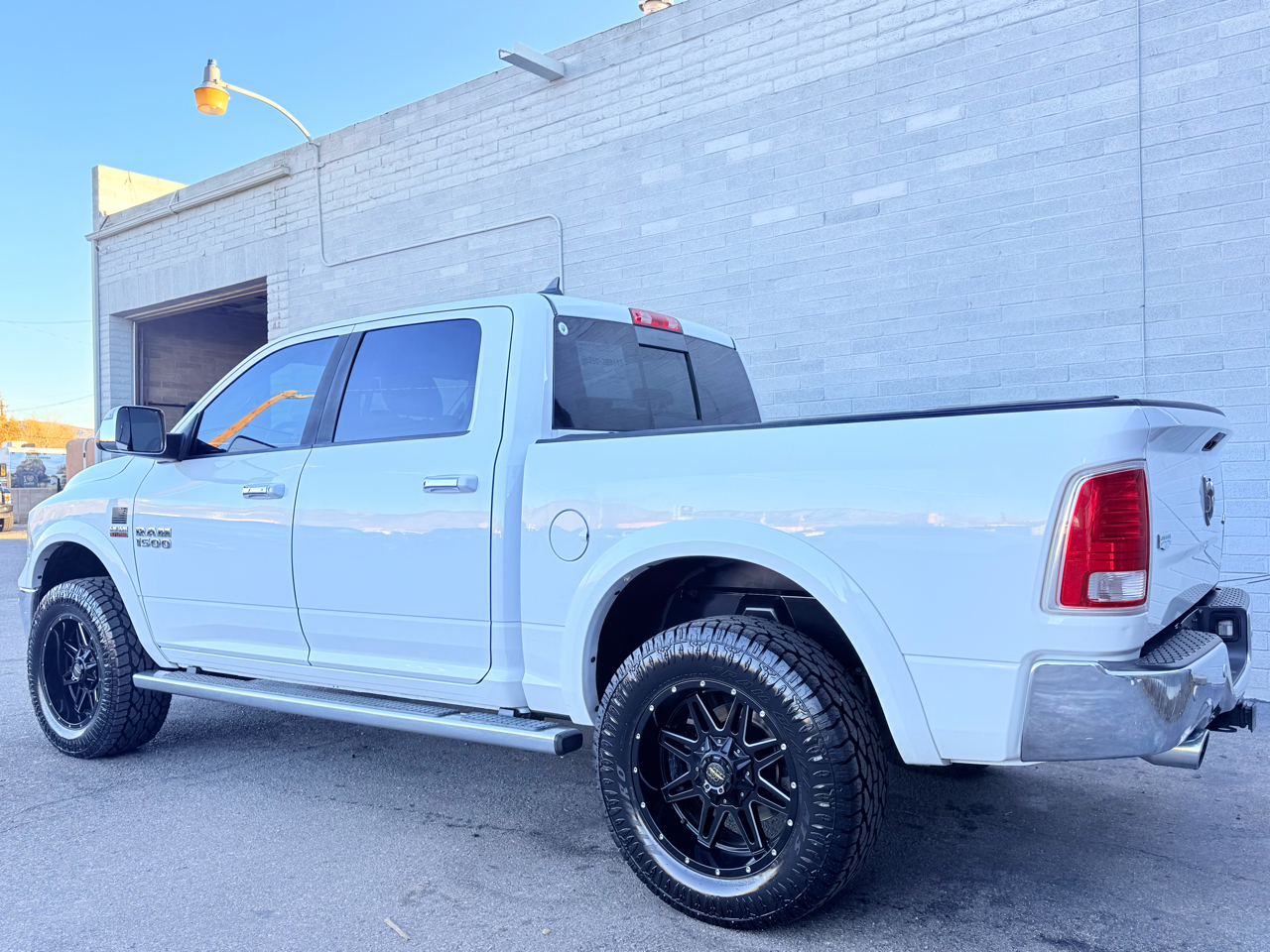 RAM 1500 Laramie Crew Cab SWB 4WD 2017