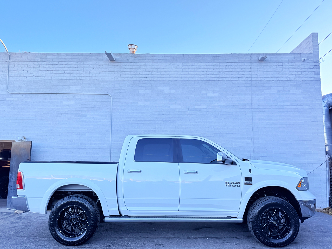 RAM 1500 Laramie Crew Cab SWB 4WD 2017
