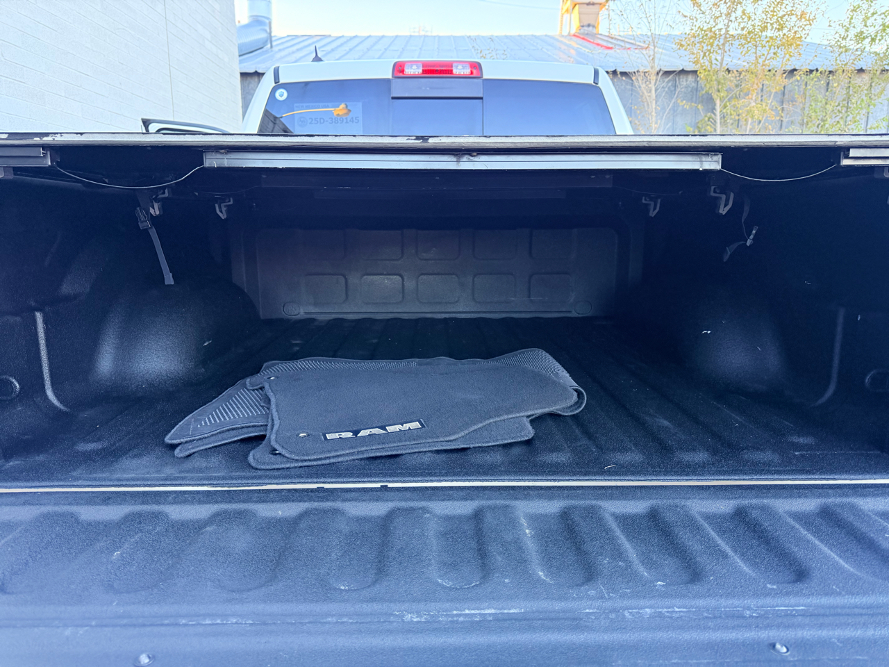 RAM 1500 Laramie Crew Cab SWB 4WD 2017