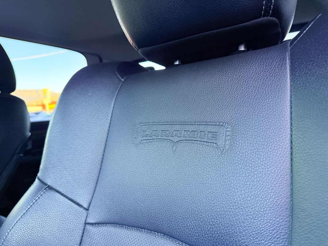 RAM 1500 Laramie Crew Cab SWB 4WD 2017