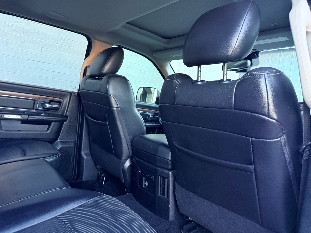 RAM 1500 Laramie Crew Cab SWB 4WD 2017