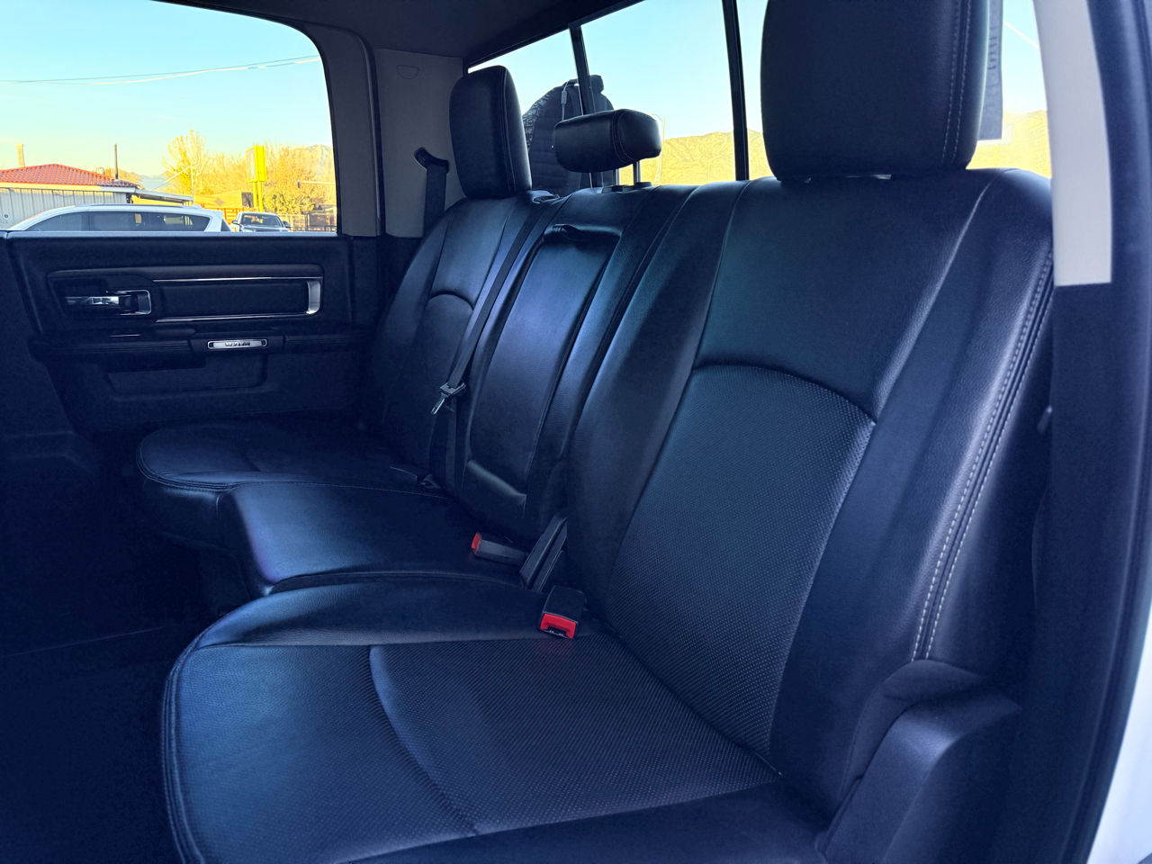 RAM 1500 Laramie Crew Cab SWB 4WD 2017