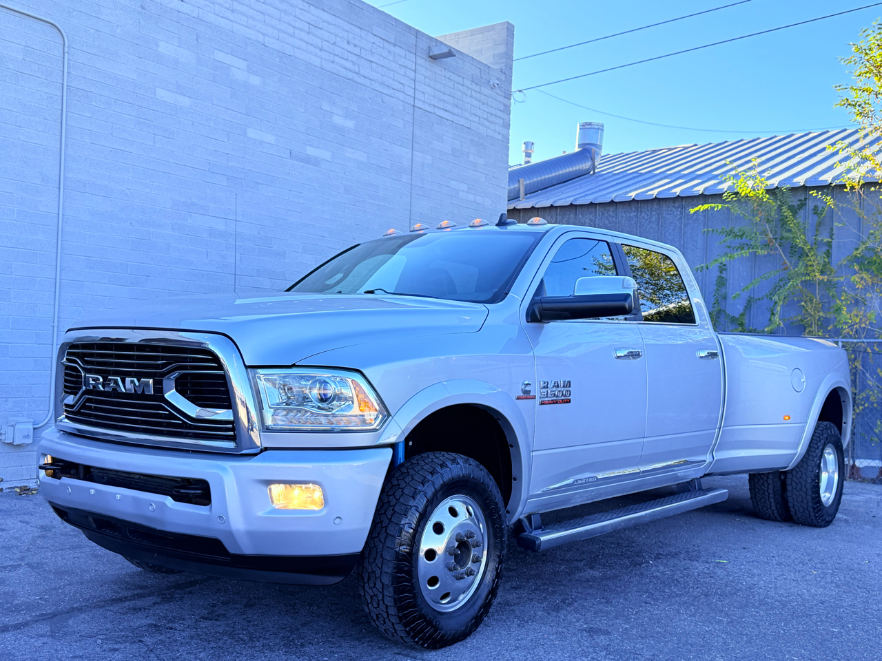 RAM 3500 Limited Crew Cab LWB 4WD DRW 2016