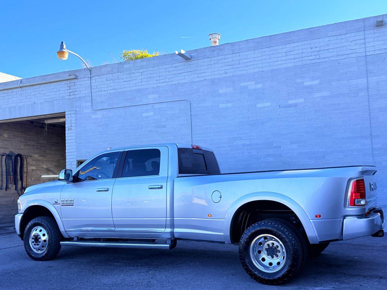 RAM 3500 Limited Crew Cab LWB 4WD DRW 2016