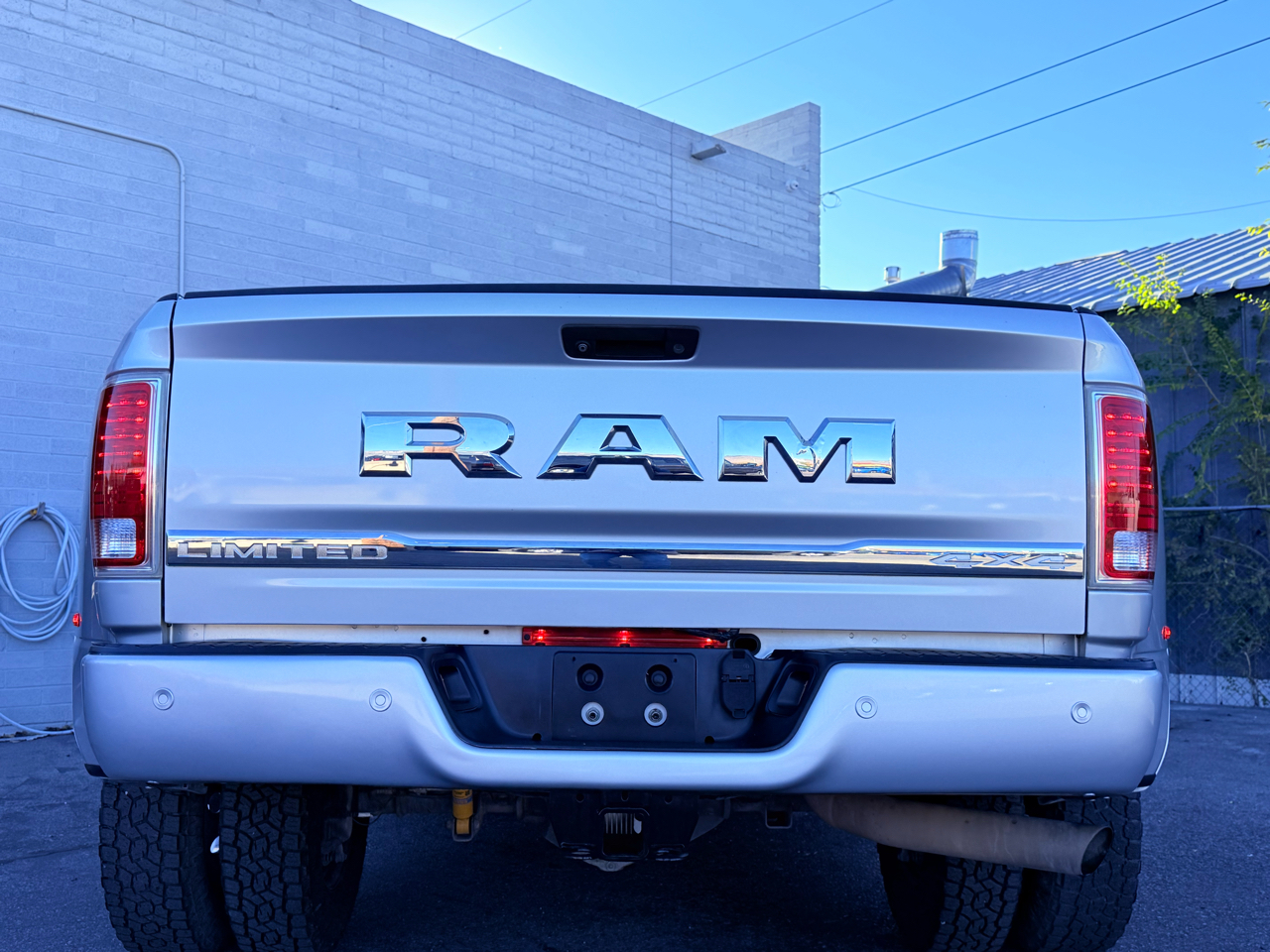 RAM 3500 Limited Crew Cab LWB 4WD DRW 2016