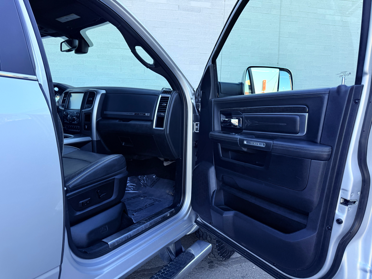 RAM 3500 Limited Crew Cab LWB 4WD DRW 2016