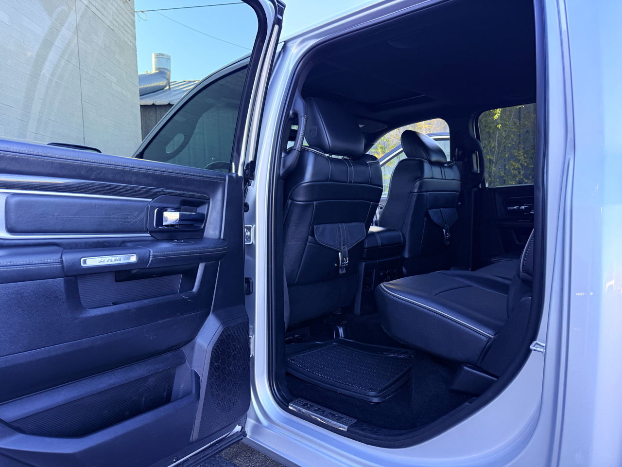 RAM 3500 Limited Crew Cab LWB 4WD DRW 2016