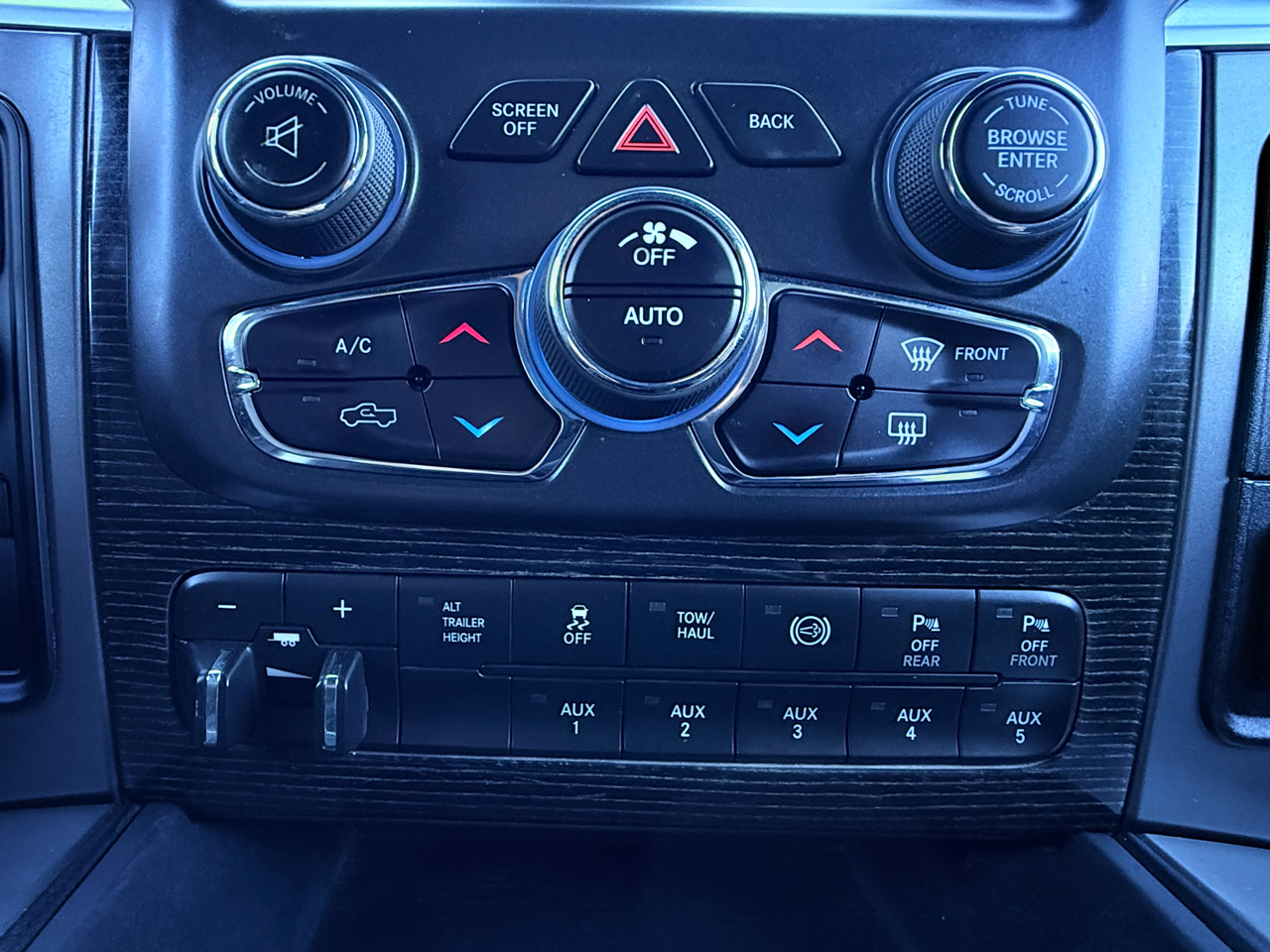 RAM 3500 Limited Crew Cab LWB 4WD DRW 2016