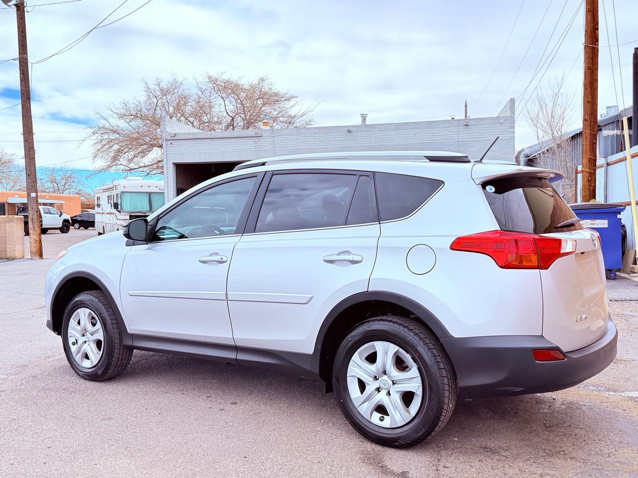 Toyota RAV4 LE FWD 2015