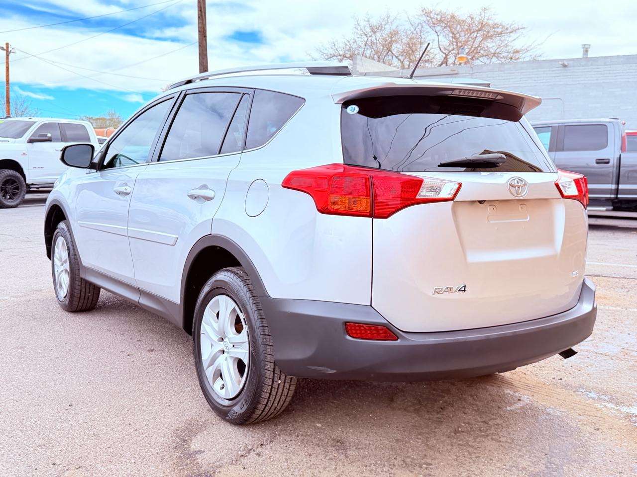 Toyota RAV4 LE FWD 2015