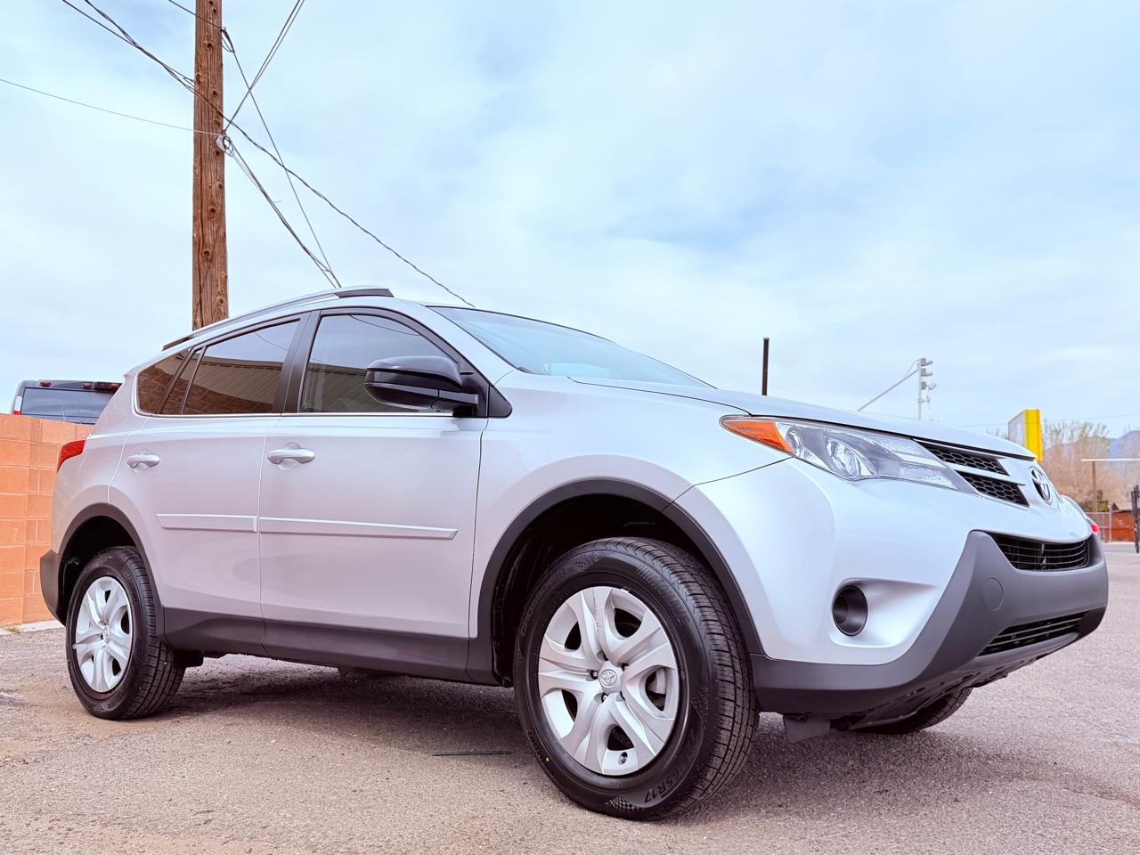 Toyota RAV4 LE FWD 2015
