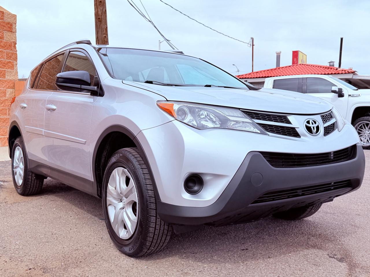 Toyota RAV4 LE FWD 2015