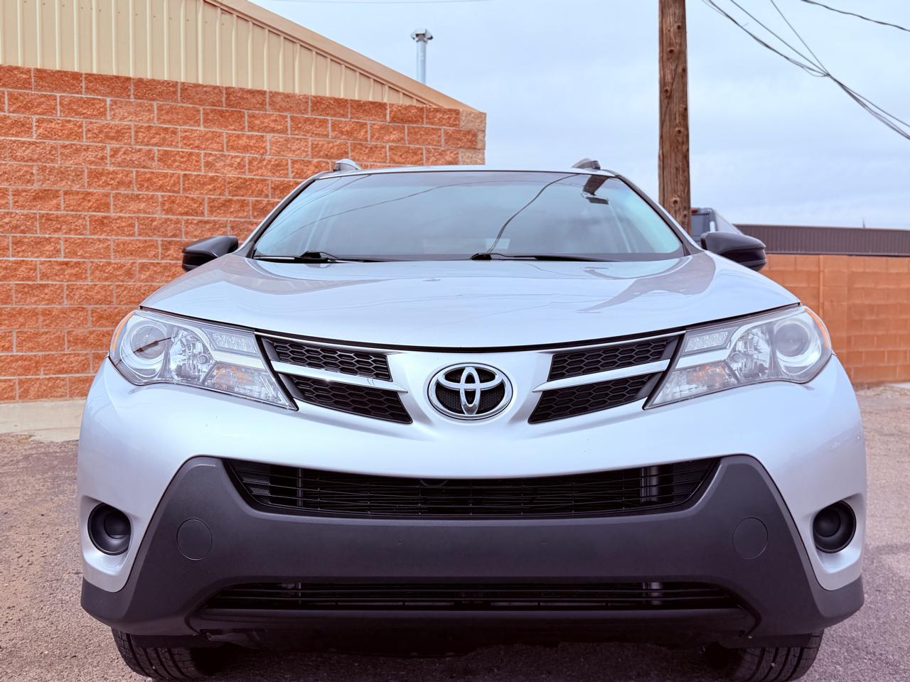 Toyota RAV4 LE FWD 2015