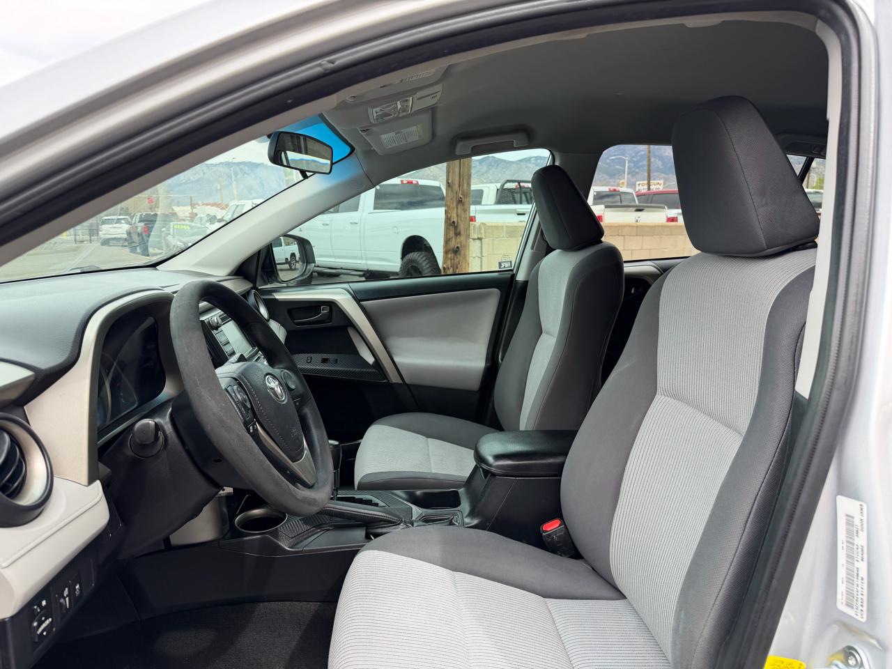 Toyota RAV4 LE FWD 2015