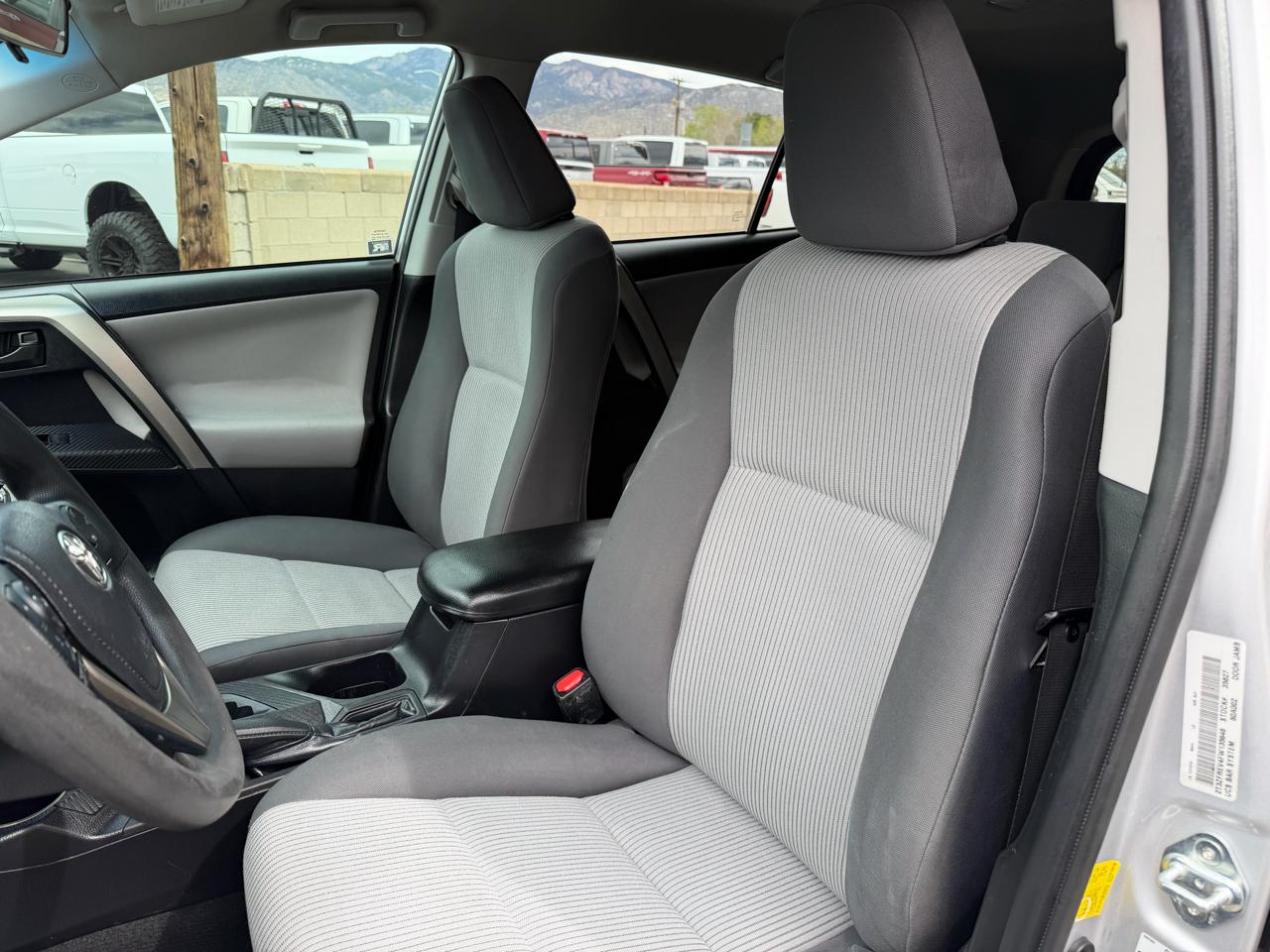 Toyota RAV4 LE FWD 2015