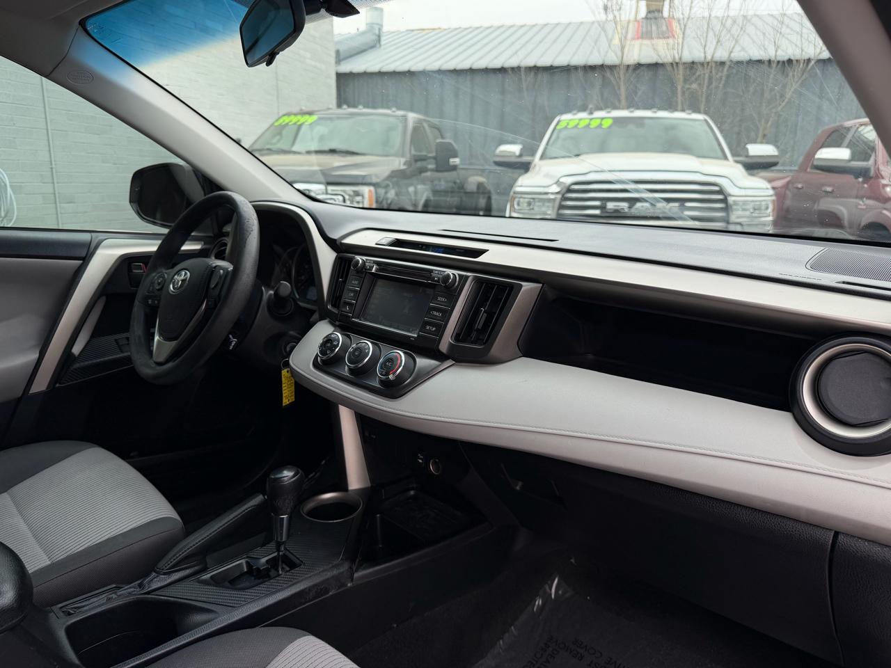 Toyota RAV4 LE FWD 2015