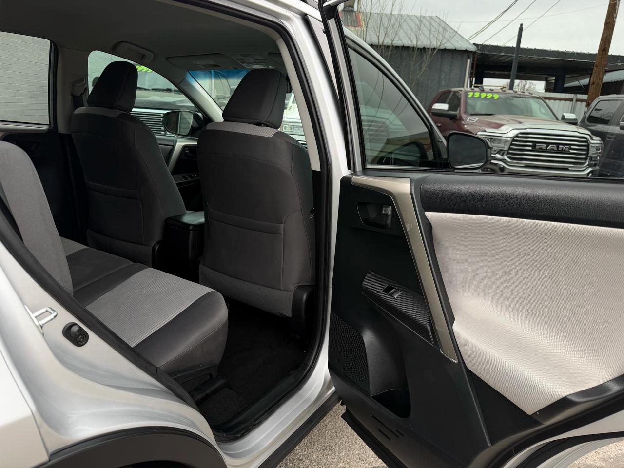 Toyota RAV4 LE FWD 2015