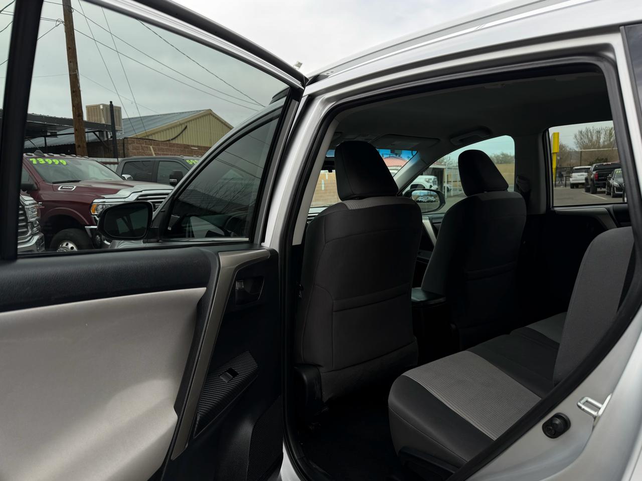 Toyota RAV4 LE FWD 2015