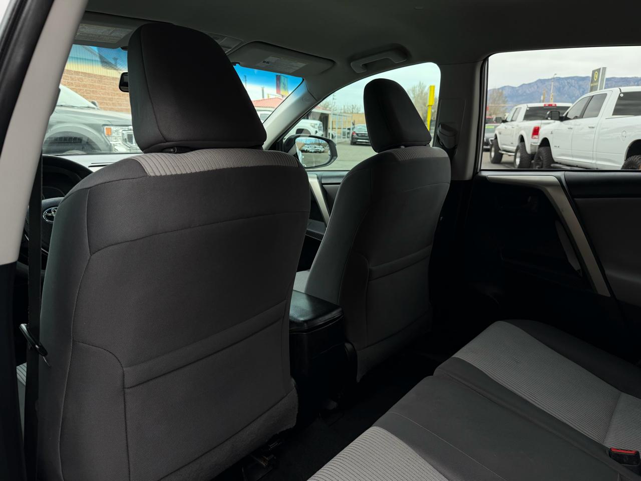 Toyota RAV4 LE FWD 2015