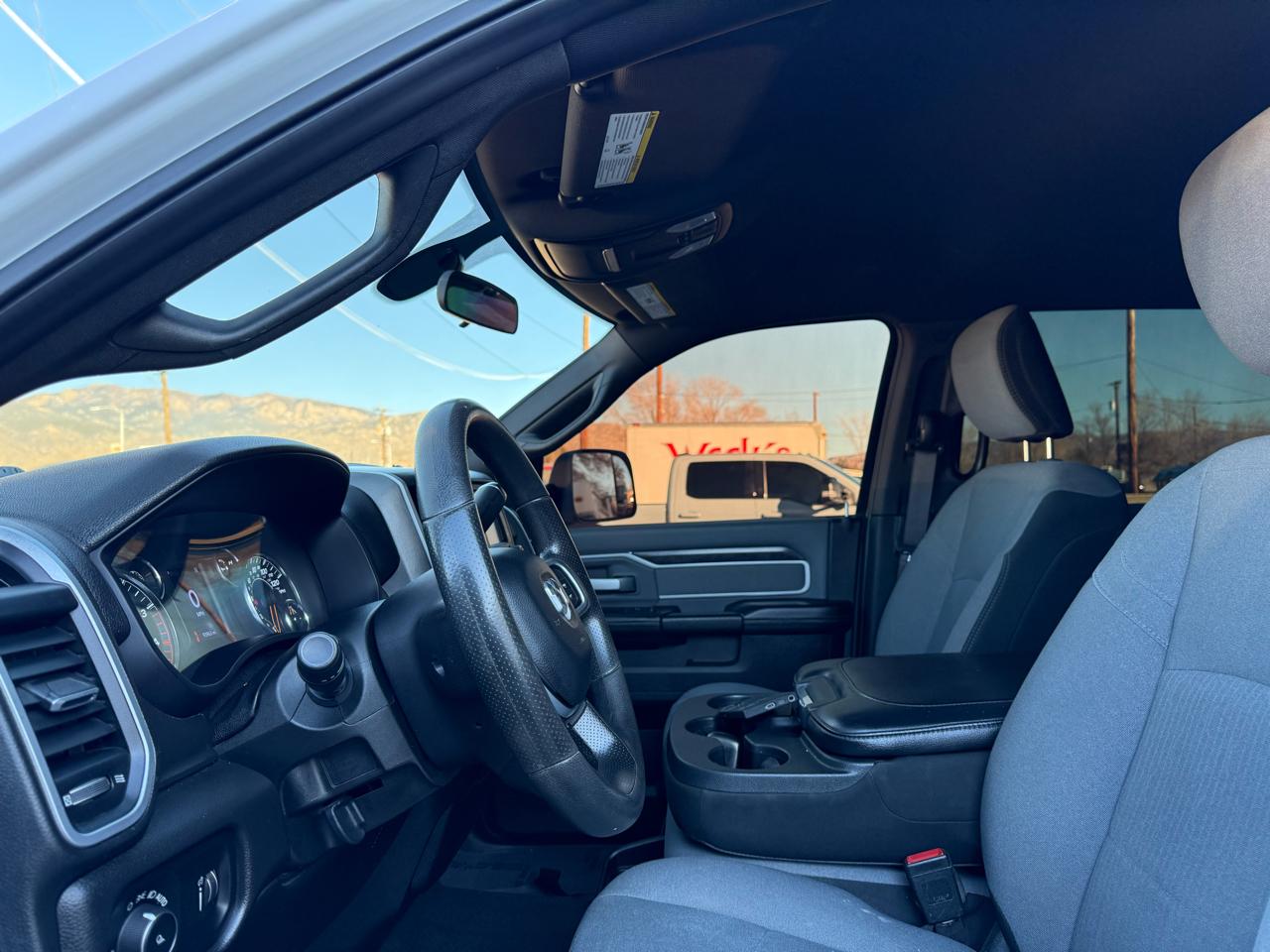 RAM 2500 Tradesman Crew Cab LWB 4WD 2021