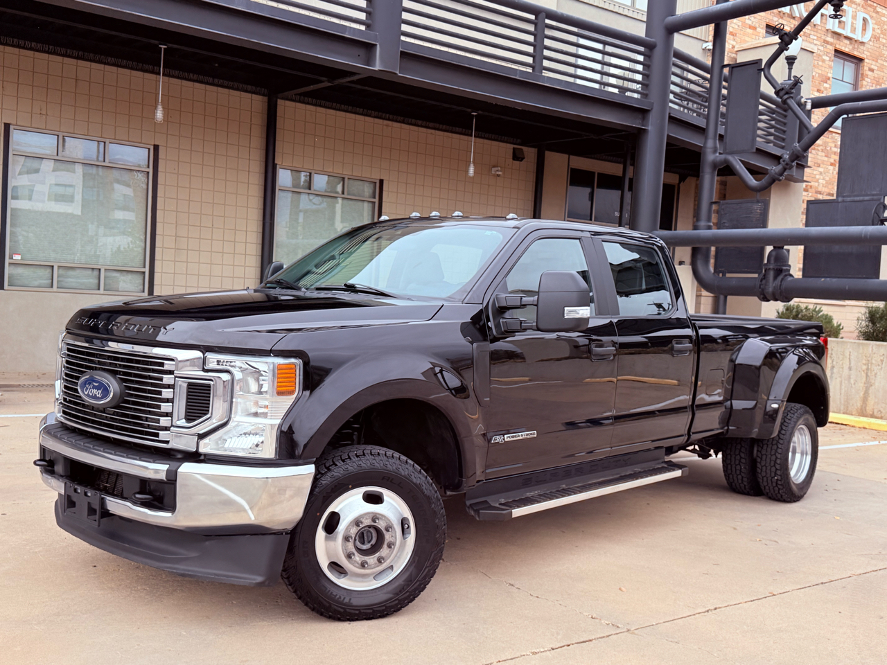 Ford F-350 SD XL Crew Cab Long Bed DRW 4WD 2022