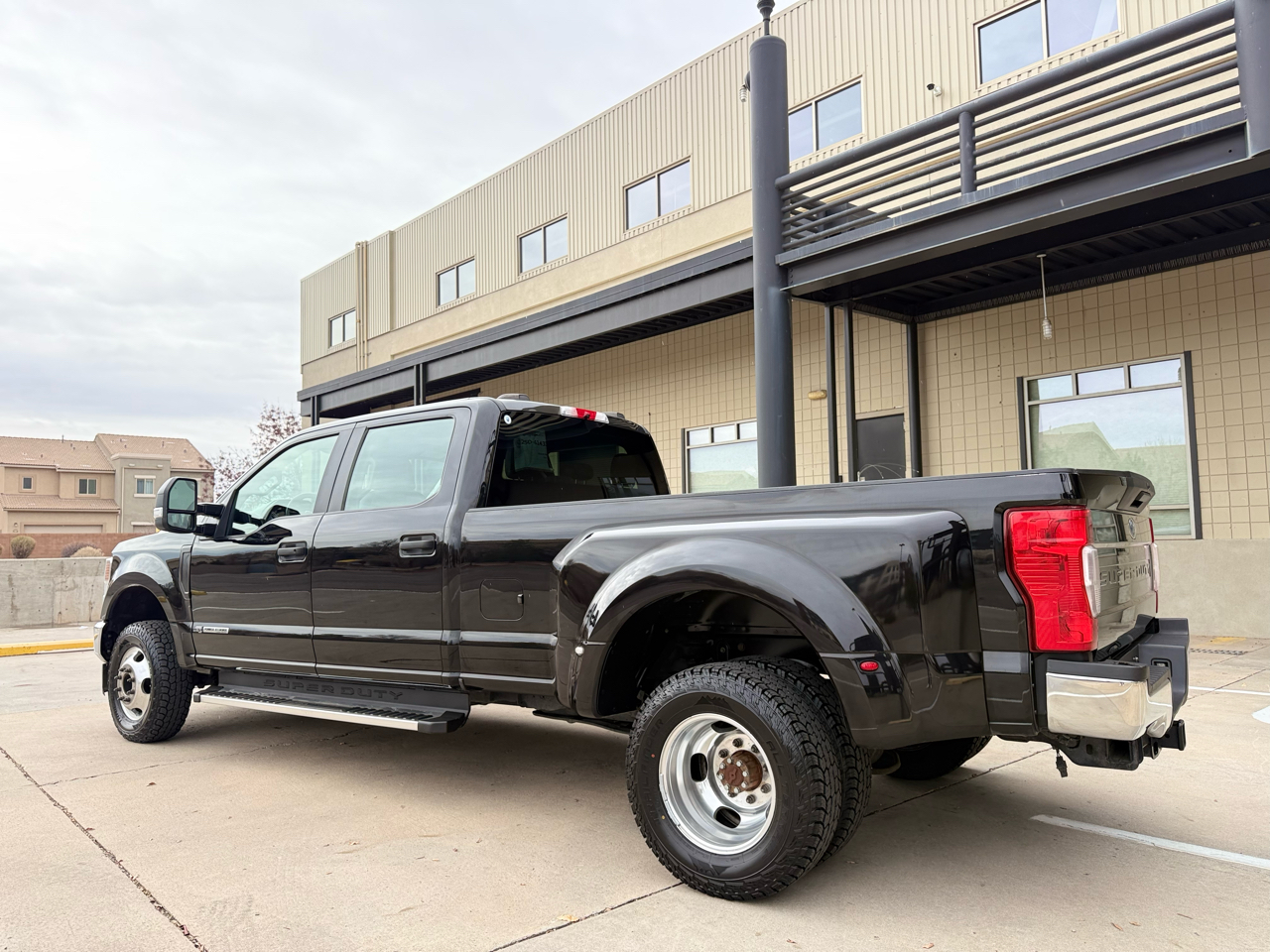 Ford F-350 SD XL Crew Cab Long Bed DRW 4WD 2022