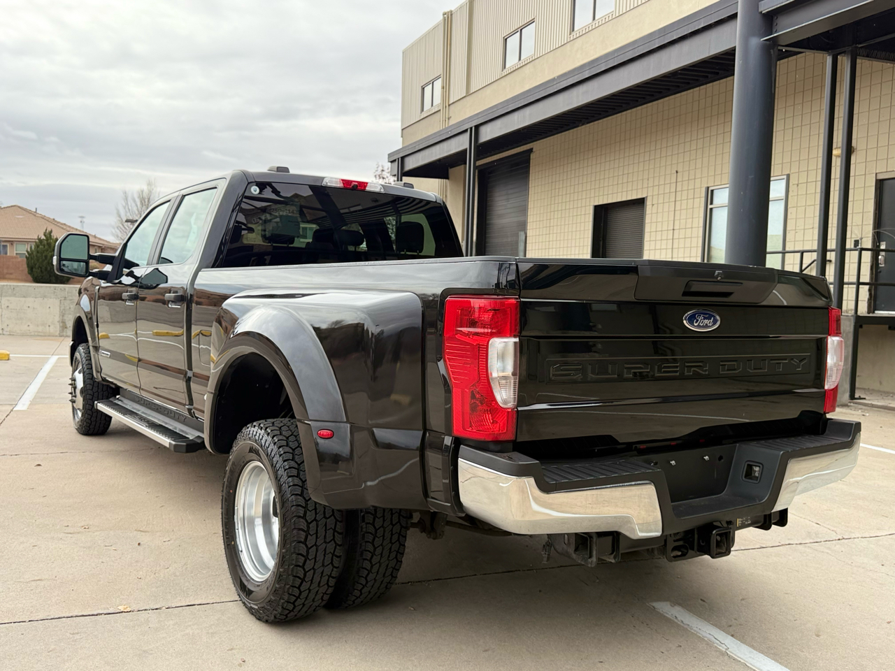 Ford F-350 SD XL Crew Cab Long Bed DRW 4WD 2022