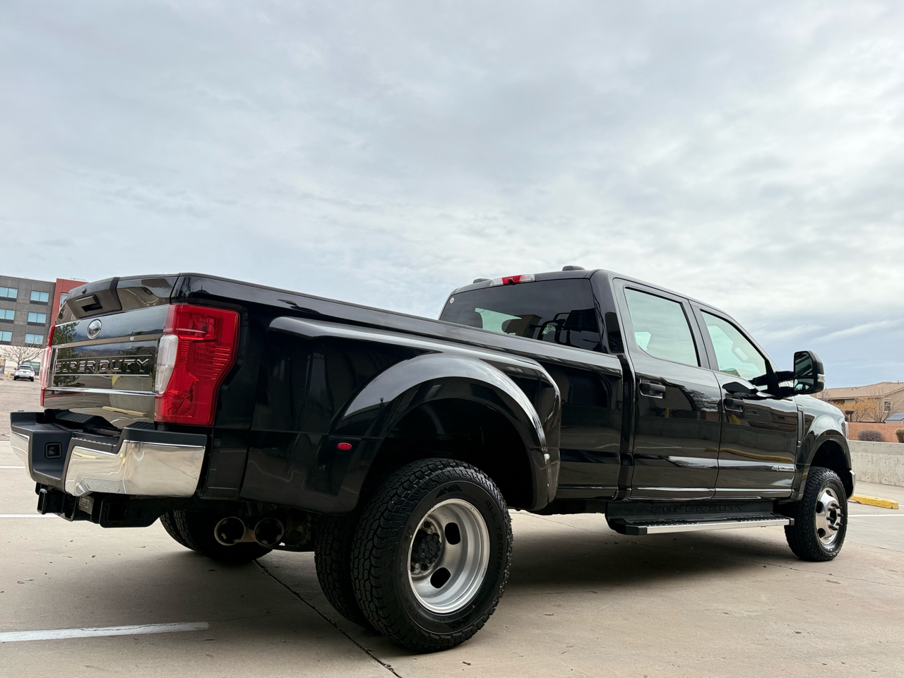 Ford F-350 SD XL Crew Cab Long Bed DRW 4WD 2022