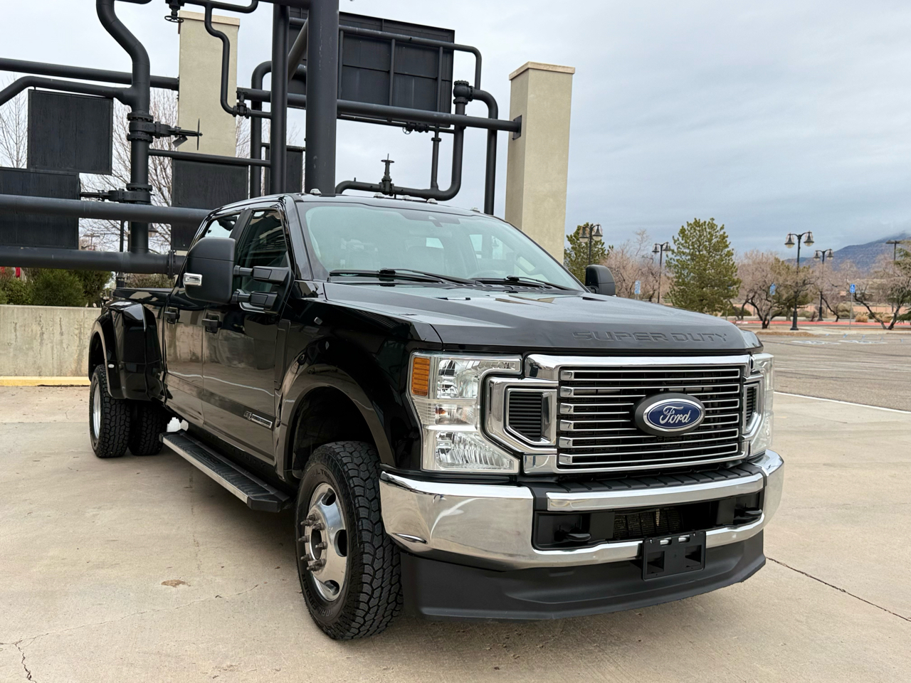 Ford F-350 SD XL Crew Cab Long Bed DRW 4WD 2022