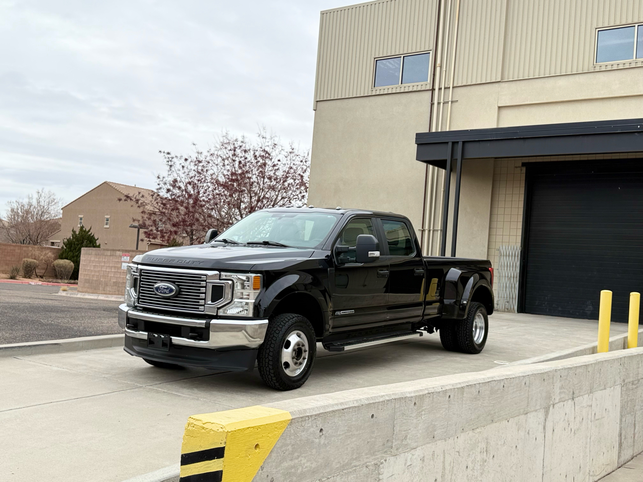 Ford F-350 SD XL Crew Cab Long Bed DRW 4WD 2022