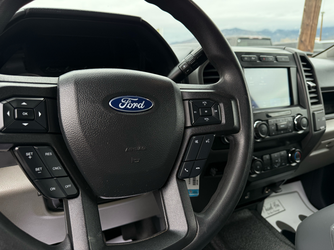 Ford F-350 SD XL Crew Cab Long Bed DRW 4WD 2022