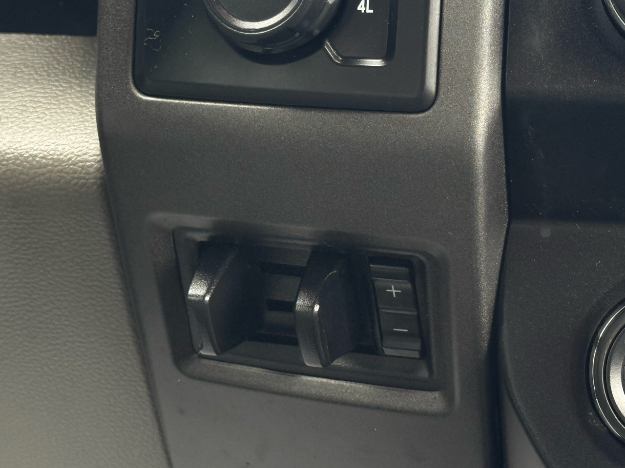 Ford F-350 SD XL Crew Cab Long Bed DRW 4WD 2022