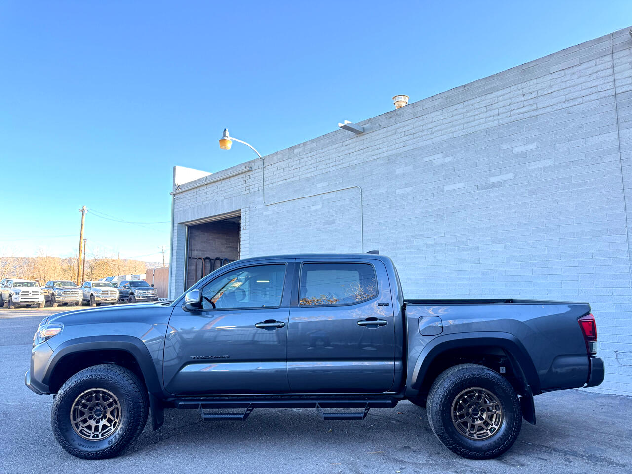 Toyota Tacoma Trail Dbl Cab 4WD V6 at 2023