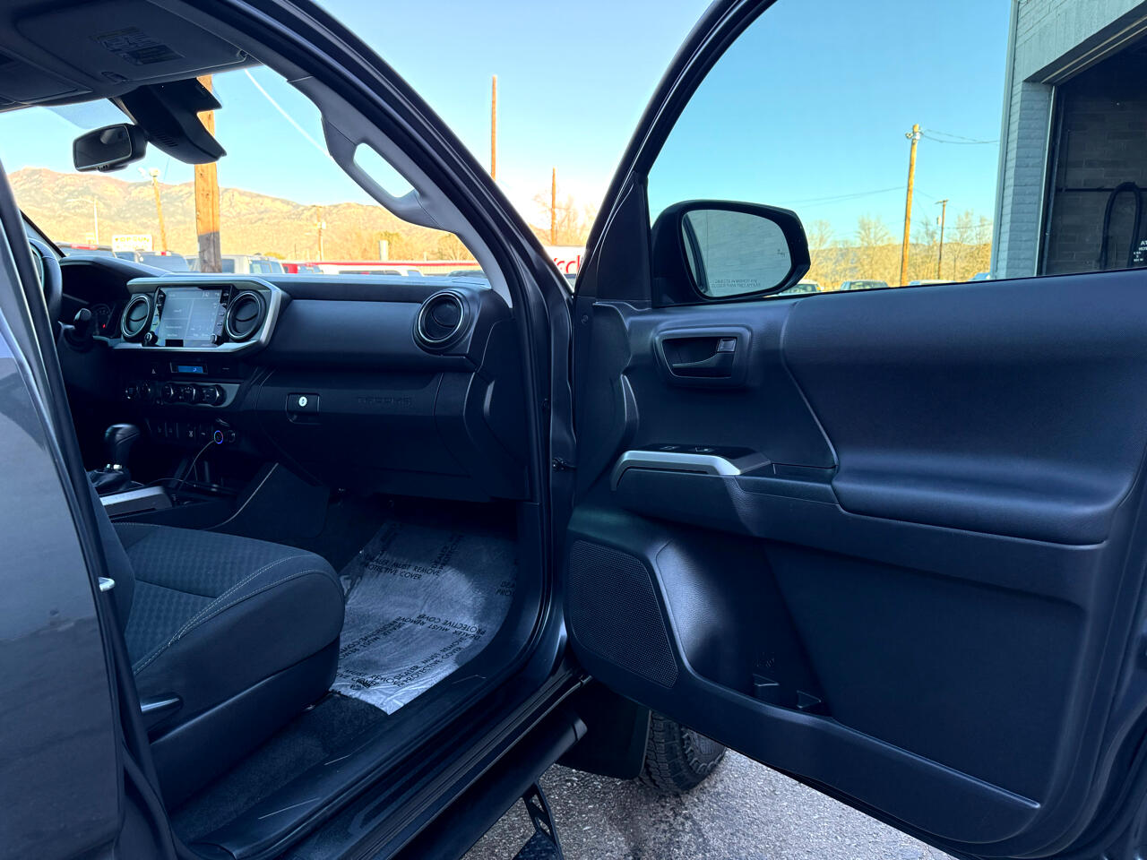 Toyota Tacoma Trail Dbl Cab 4WD V6 at 2023