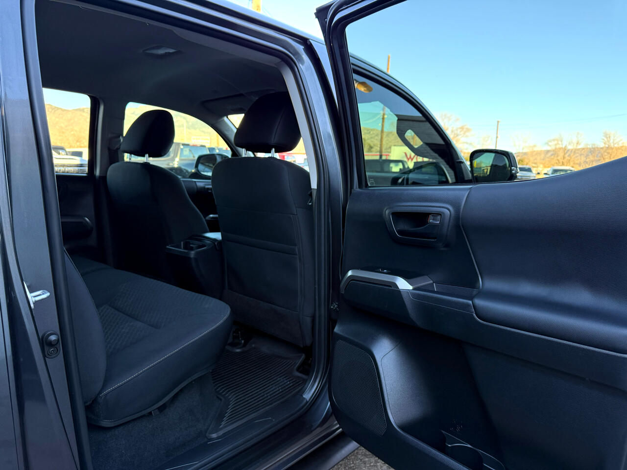 Toyota Tacoma Trail Dbl Cab 4WD V6 at 2023