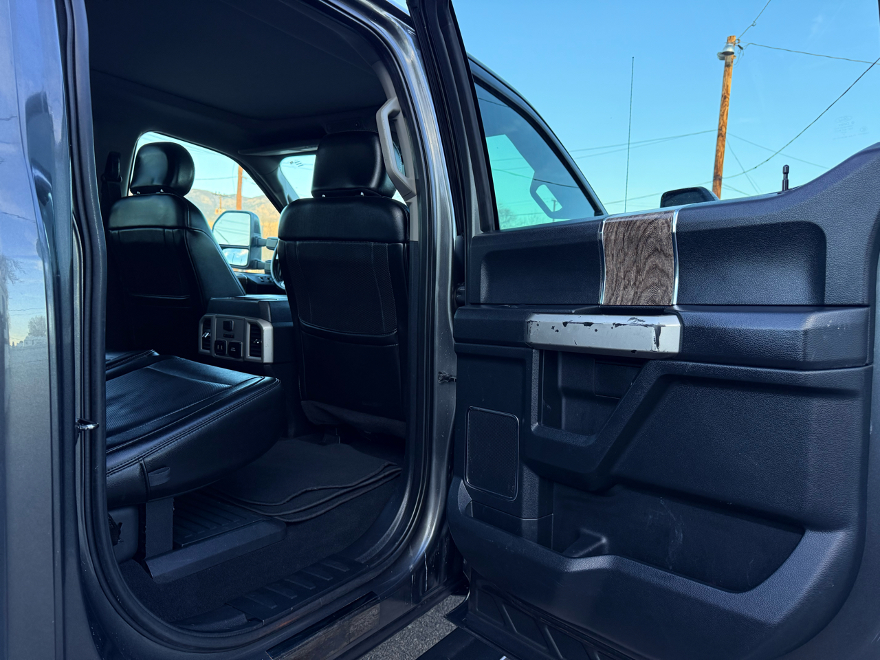 Ford F-250 SD Lariat Crew Cab 4WD 2019