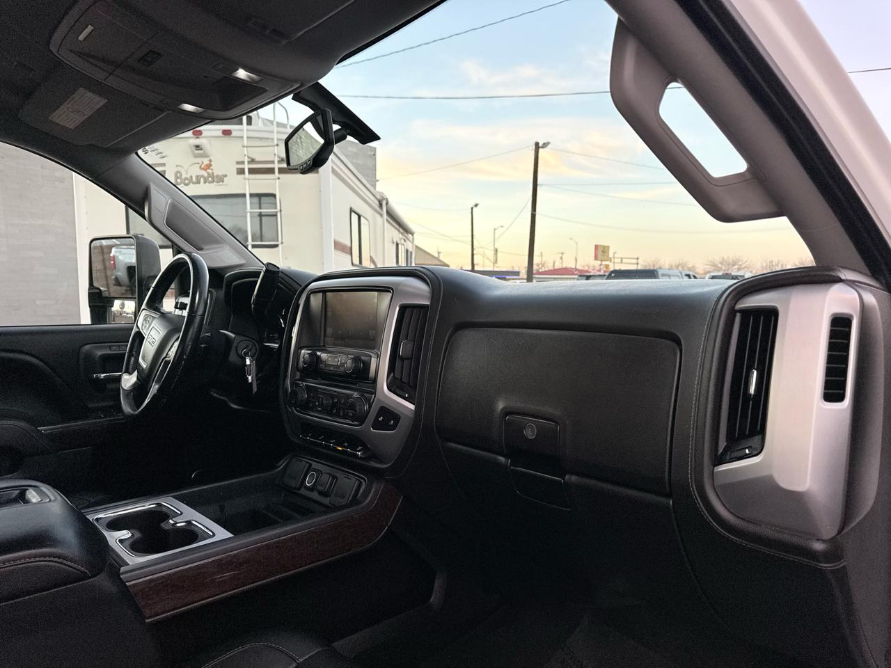 GMC Sierra 2500HD SLT Crew Cab 4WD 2015