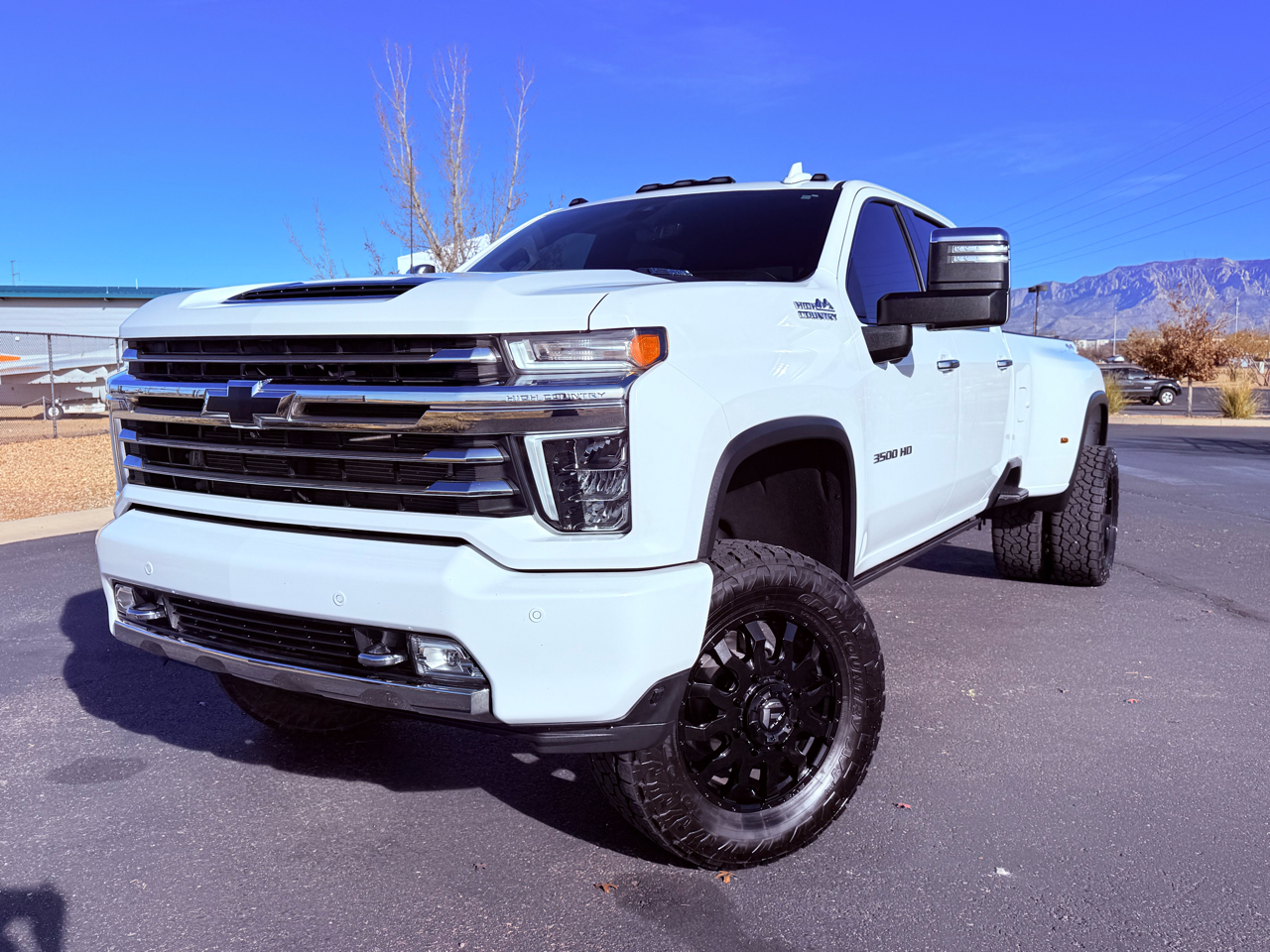 Chevrolet Silverado 3500HD High Country Crew Cab Long Box DRW 4WD 2021