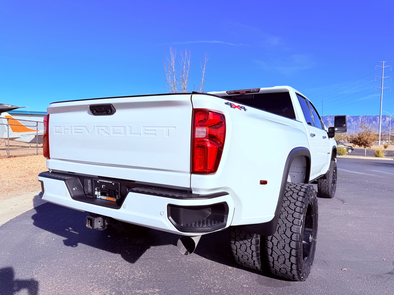 Chevrolet Silverado 3500HD High Country Crew Cab Long Box DRW 4WD 2021