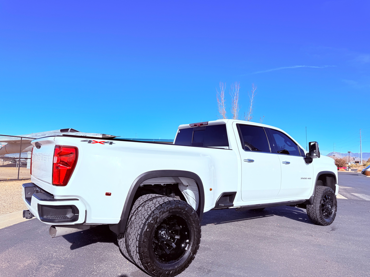 Chevrolet Silverado 3500HD High Country Crew Cab Long Box DRW 4WD 2021