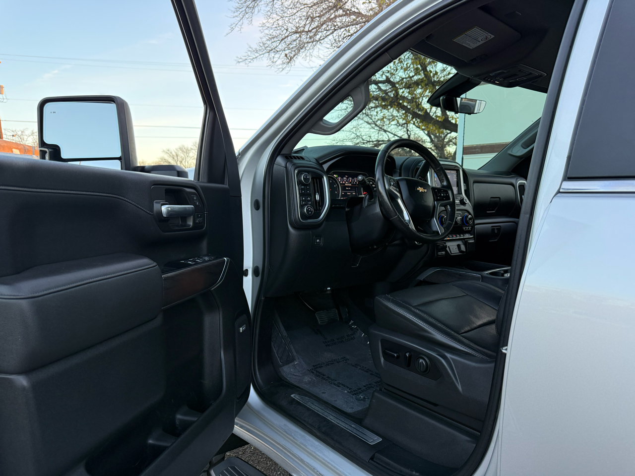 Chevrolet Silverado 2500HD LTZ Crew Cab 4WD 2020